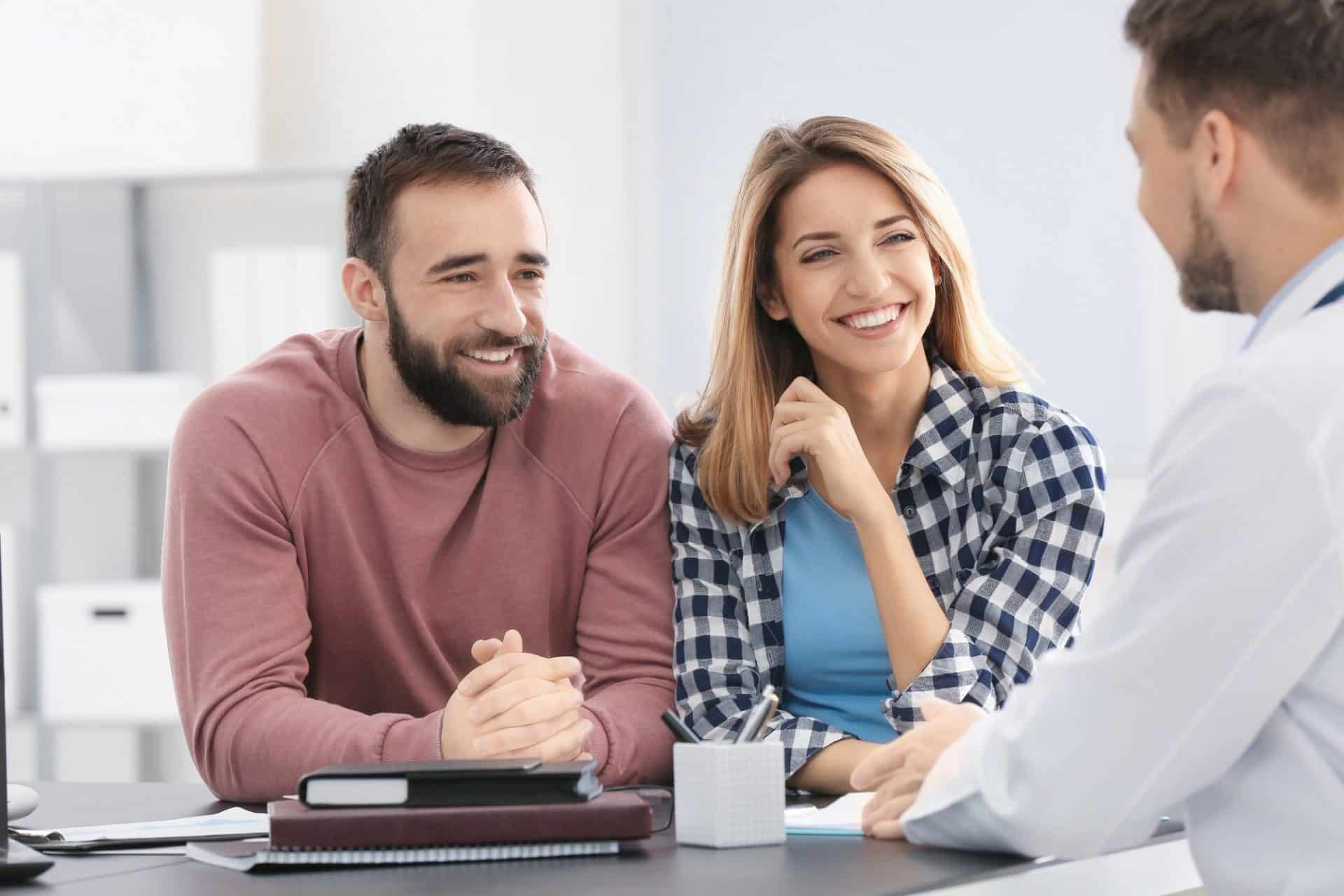 Insurance advisor helping a client in Farmers Branch, TX